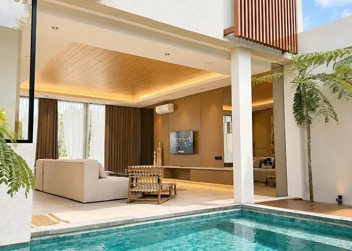 Rice-Field Villa Berawa Retractable Glass Roof