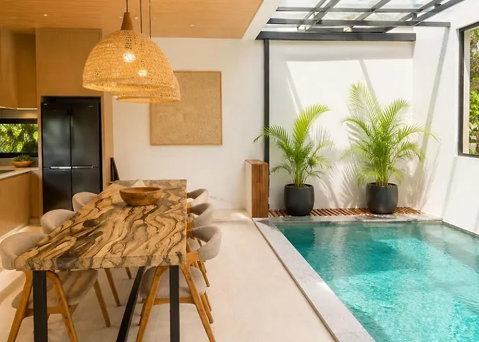Rice-Field Villa Berawa Retractable Glass Roof Villa *