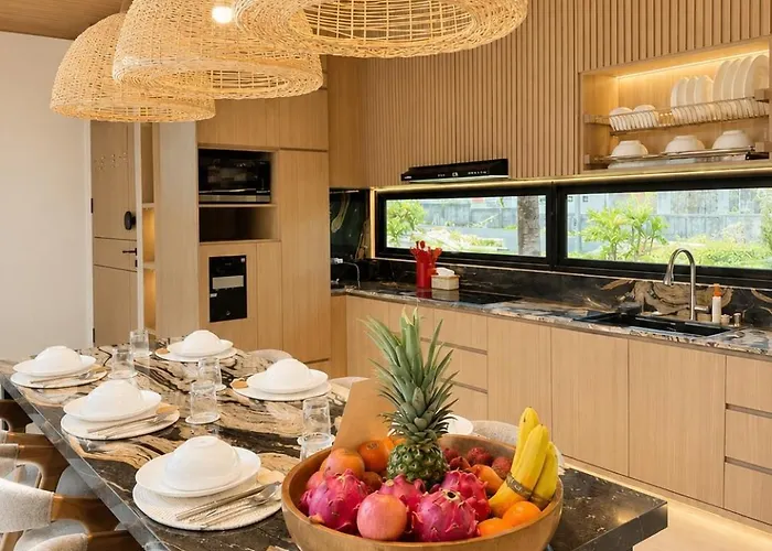 Rice-Field Villa Berawa Retractable Glass Roof Villa *