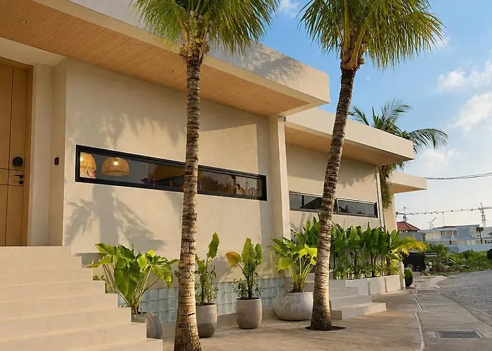 Rice-Field Villa Berawa Retractable Glass Roof Villa *