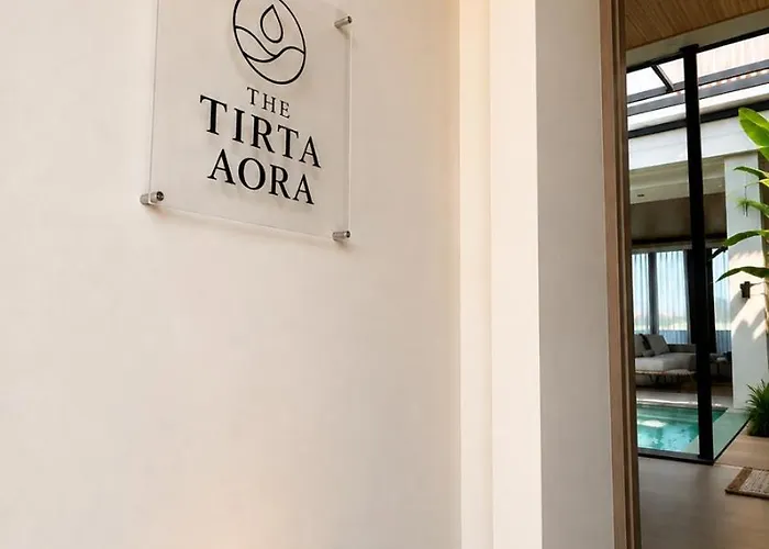 Rice-Field Villa Berawa Retractable Glass Roof *